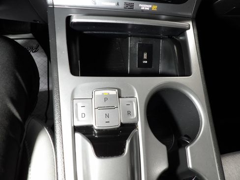 Used 2023 Hyundai Kona SE FWD image 17