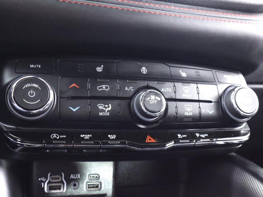 Used 2025 Dodge Durango GT w/ Trailer Tow Group IV RWD image 23