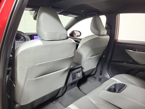 Used 2025 Toyota Camry SE FWD image 11