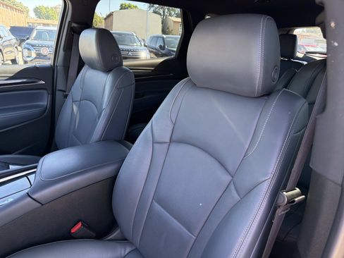 Used 2024 Buick Enclave Premium image 21