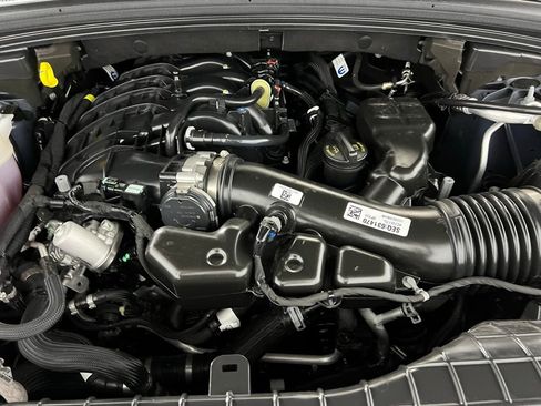 Used 2024 Jeep Grand Cherokee Limited w/ Luxury Tech Group II image 36