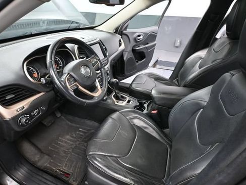 Used 2015 Jeep Cherokee Limited w/ Luxury Group AWD/4WD image 23