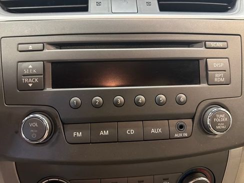 Used 2013 Nissan Sentra SV FWD image 22