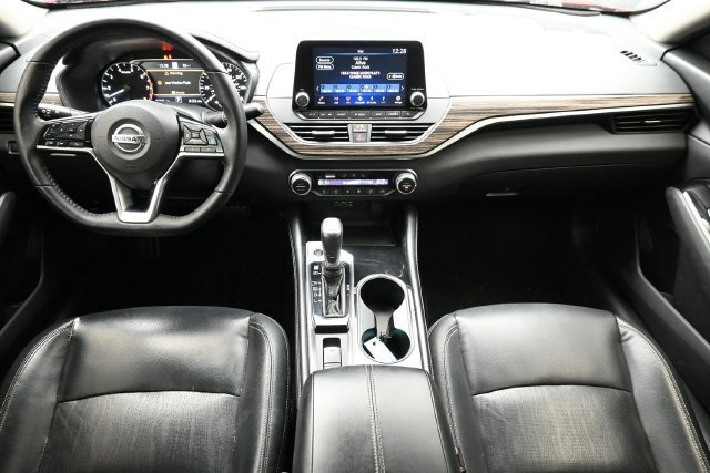 Used 2020 Nissan Altima 2.5 Platinum FWD image 23