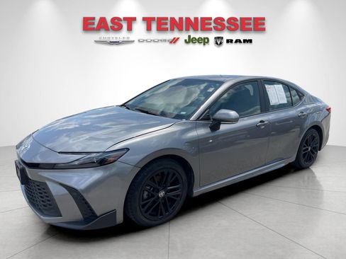 Used 2025 Toyota Camry SE FWD image 7