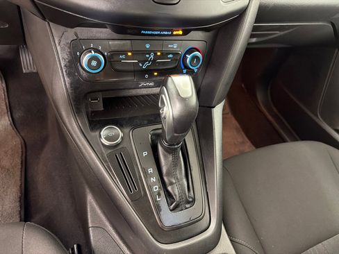 Used 2016 Ford Focus SE image 16