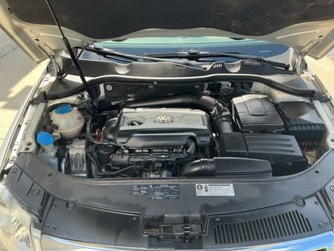 Used 2010 Volkswagen Passat Komfort FWD image 23