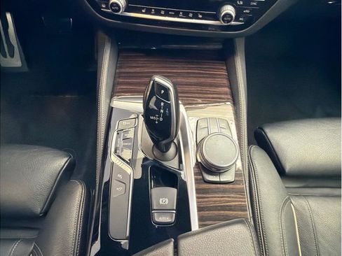 Used 2020 BMW M550i xDrive w/ Premium Package AWD/4WD image 22