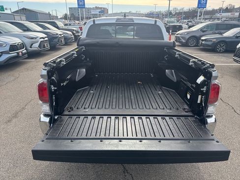 Used 2023 Toyota Tacoma TRD Off-Road image 7