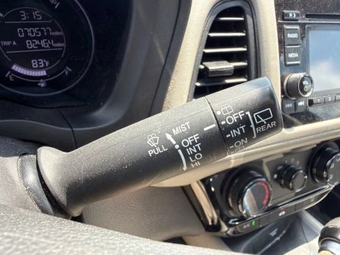 Used 2019 Honda HR-V LX image 32