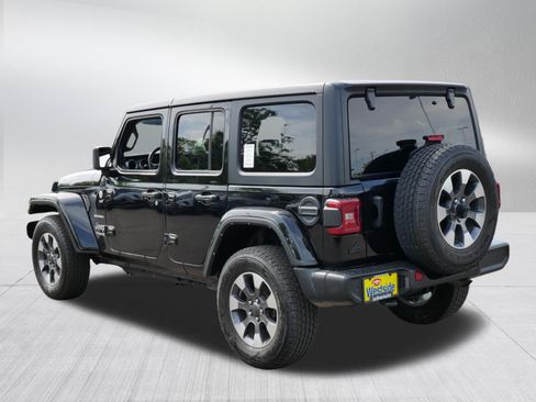 Used 2022 Jeep Wrangler Unlimited Sahara w/ Cold Weather Group AWD/4WD image 5