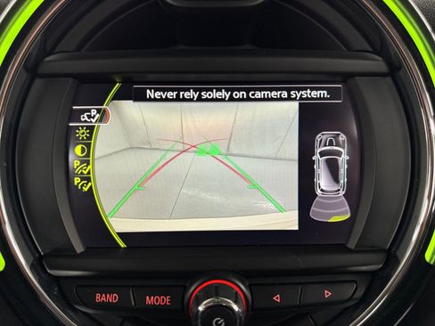 Used 2017 MINI Cooper 4-Door Hardtop image 25