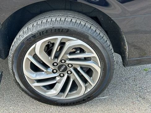 Used 2025 Lincoln Navigator L Reserve image 6