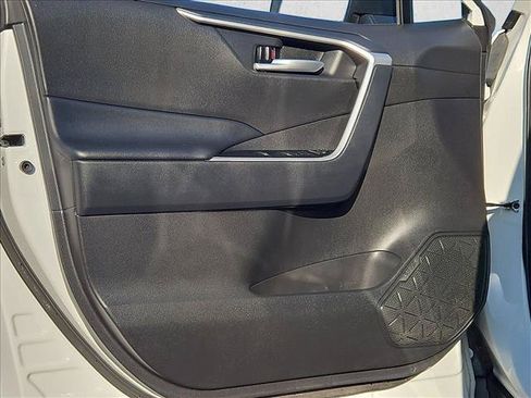 Used 2025 Toyota RAV4 XLE FWD image 10