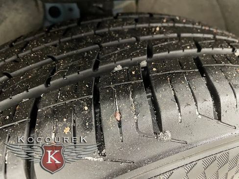 Used 2024 GMC Terrain SLT image 8