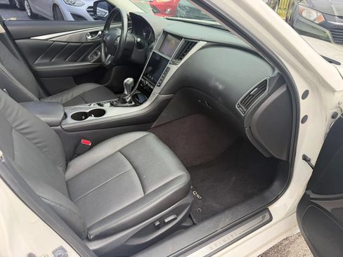 Used 2015 INFINITI Q50 w/ Moonroof Package RWD image 10