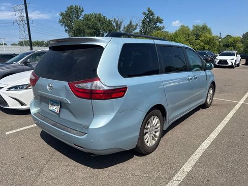 Used 2015 Toyota Sienna XLE Premium FWD image 8
