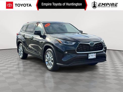 Used 2023 Toyota Highlander Limited AWD/4WD image 1