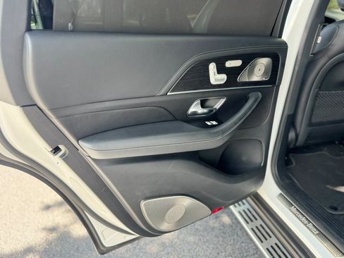 Used 2021 Mercedes-Benz GLS 580 4MATIC image 29