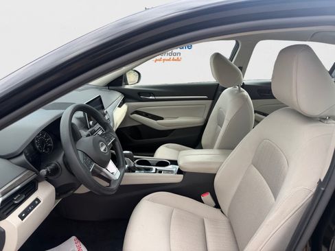 Used 2023 Nissan Altima 2.5 SV AWD/4WD image 12