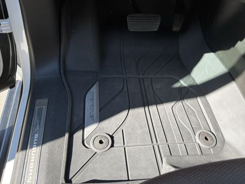 Used 2023 Chevrolet Suburban High Country w/ Advanced Technology Package image 17