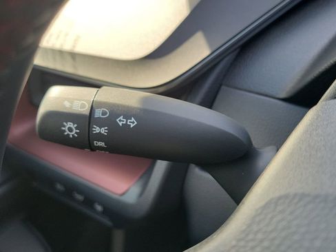 New 2026 Toyota Prius Plug-In Hybrid FWD image 11