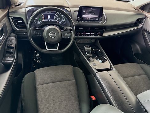 Used 2022 Nissan Rogue SV FWD image 17