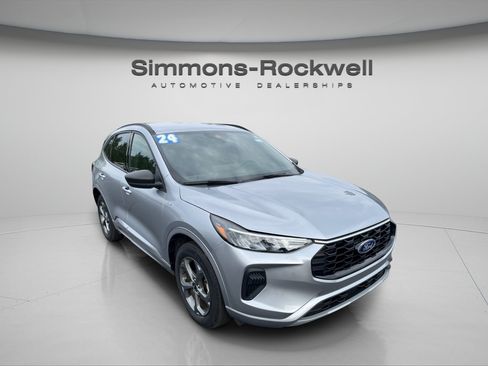 Used 2024 Ford Escape ST-Line w/ Tech Pack #1 AWD/4WD image 7