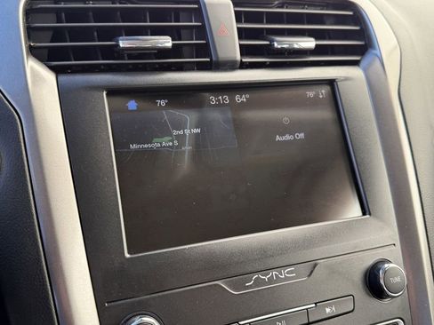 Used 2019 Ford Fusion SE image 21