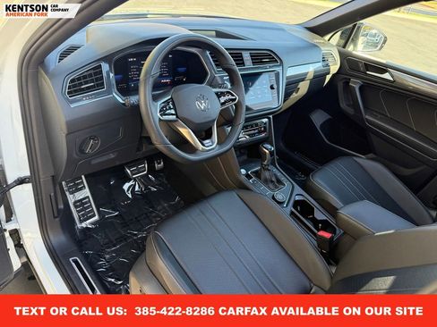 Used 2022 Volkswagen Tiguan SE R-Line image 32