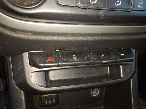 Used 2021 Chevrolet Colorado LT w/ LT Convenience Package image 16