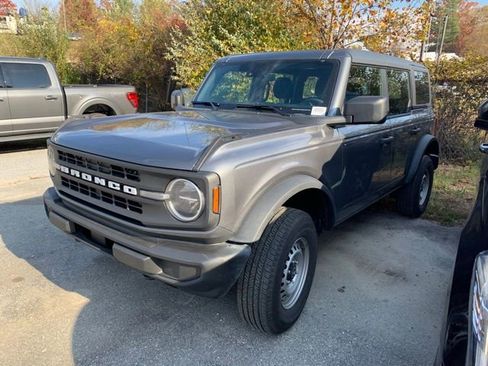 New 2025 Ford Bronco 4-Door image 12