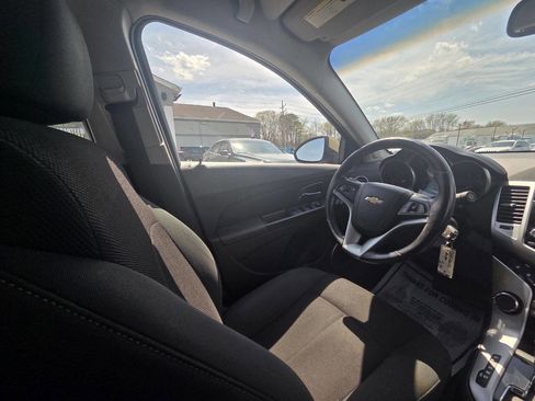 Used 2011 Chevrolet Cruze LT image 18