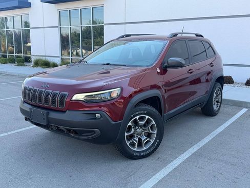 Used 2021 Jeep Cherokee Trailhawk AWD/4WD image 2