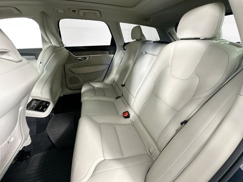 Used 2025 Volvo V90 B6 Cross Country Ultra w/ Protection Package Premier image 26