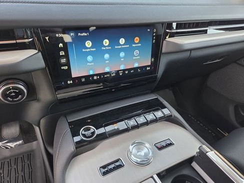 New 2025 Lincoln Navigator Reserve AWD/4WD image 7