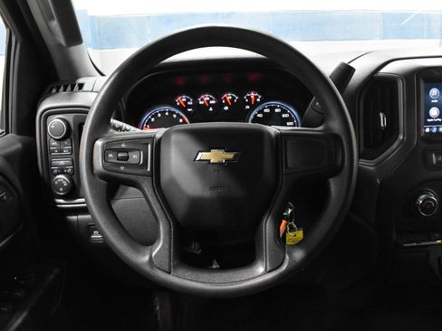 Used 2020 Chevrolet Silverado 1500 Custom w/ Custom Value Package image 6