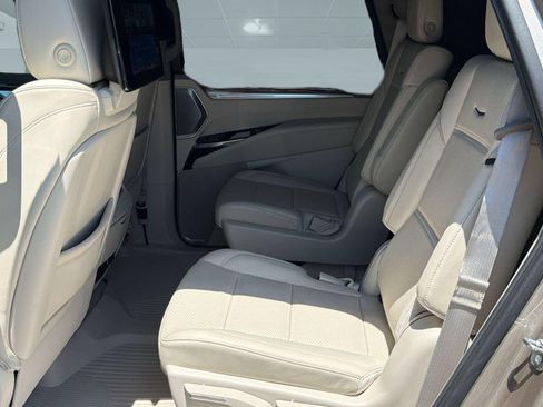 Used 2025 Cadillac Escalade Sport Platinum w/ LPO, Floor Liner Package AWD/4WD image 26
