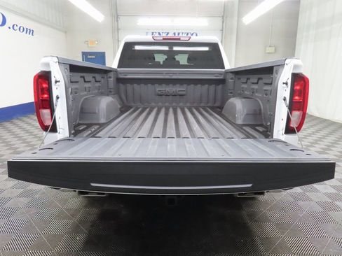 Used 2024 GMC Sierra 1500 SLE w/ X31 Off-Road Package image 31