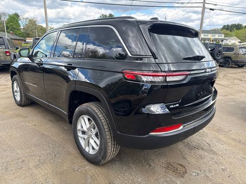 New 2026 Jeep Grand Cherokee Laredo AWD/4WD image 3