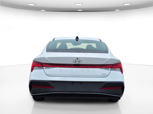 New 2026 Hyundai Elantra Blue image 7