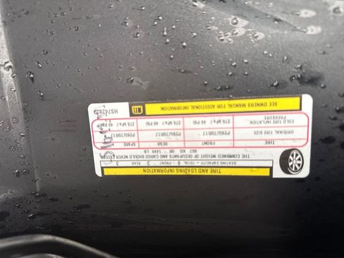 Used 2017 RAM 1500 Classic SLT image 34