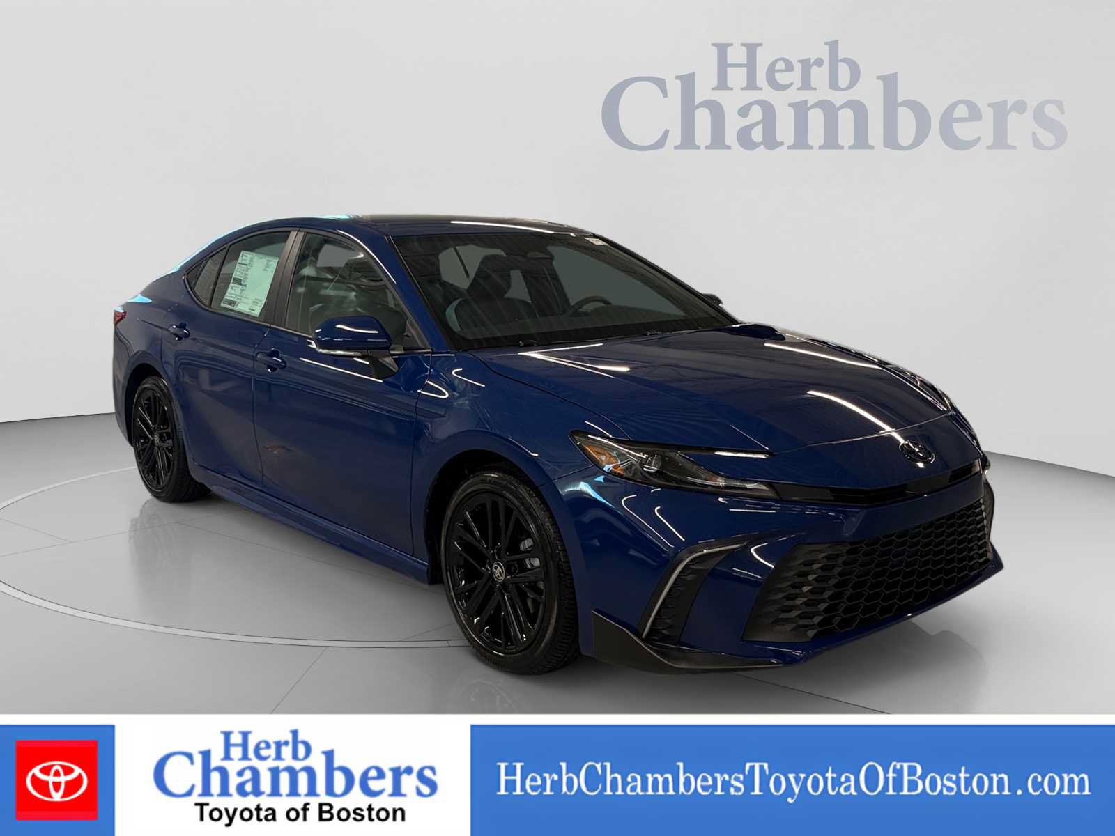 Used 2026 Toyota Camry SE FWD image 1