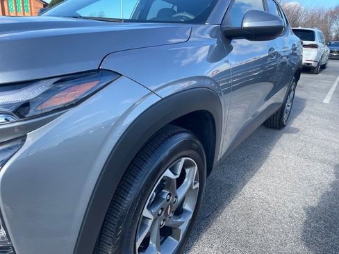 Used 2025 Chevrolet Trax LT image 5