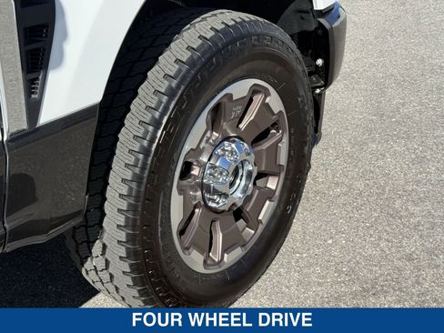 New 2025 Ford F350 King Ranch w/ FX4 Off-Road Package image 13