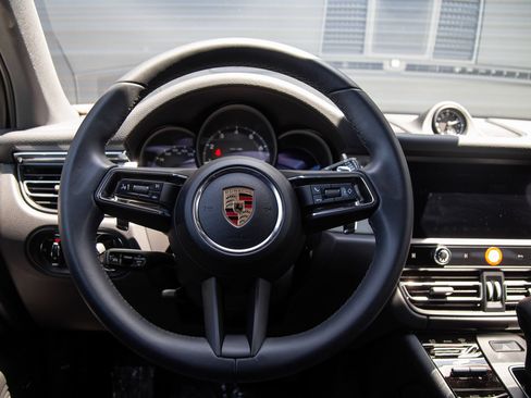 Certified 2024 Porsche Macan S AWD/4WD image 16