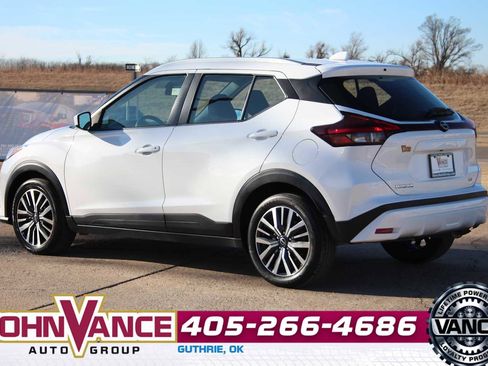 Used 2022 Nissan Kicks SV image 6