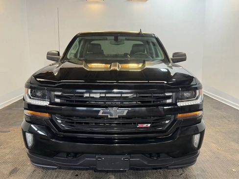 Used 2017 Chevrolet Silverado 1500 LT w/ Midnight Edition image 2
