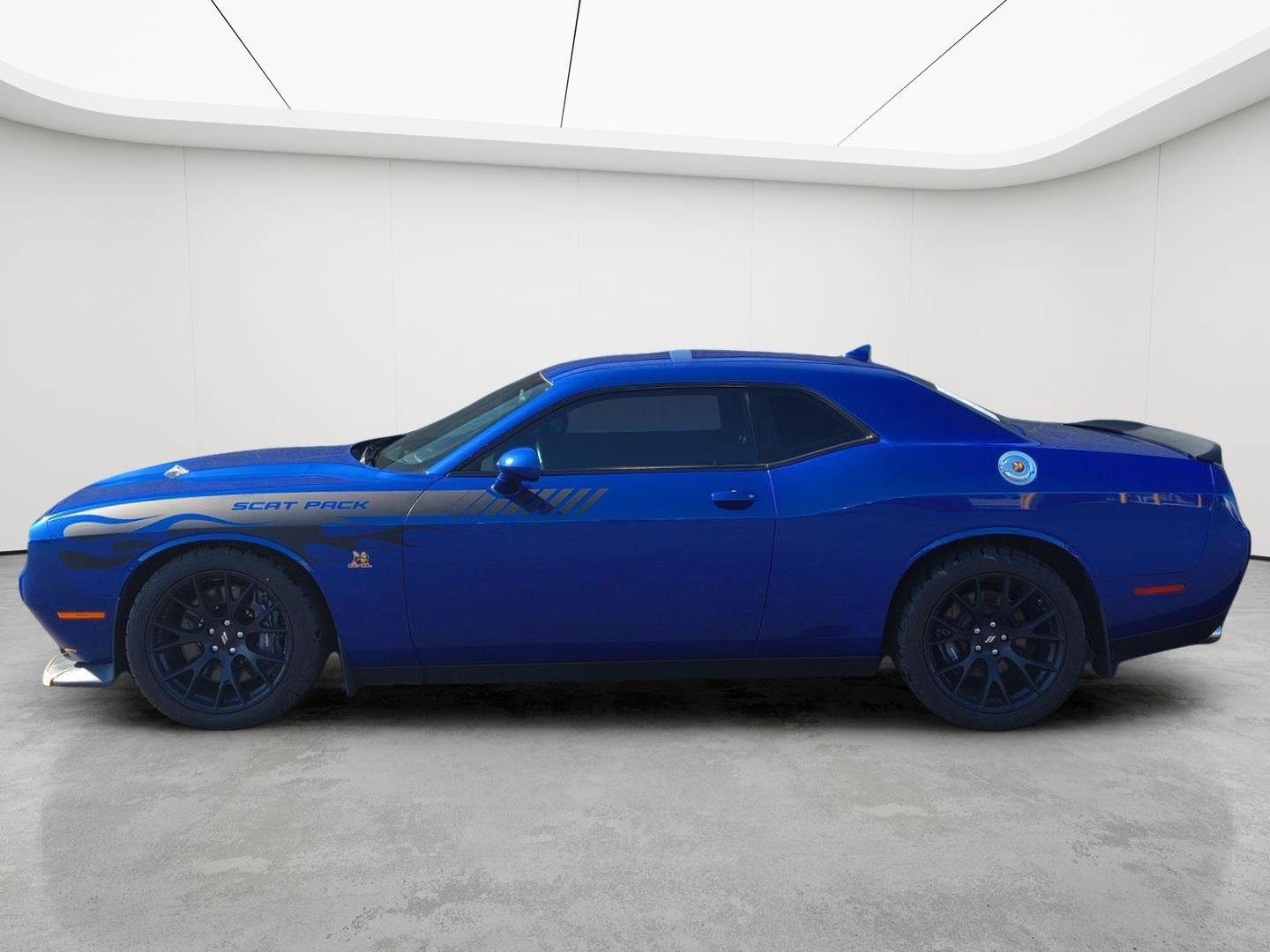 Used 2018 Dodge Challenger R/T Scat Pack w/ Dynamics Package RWD image 31