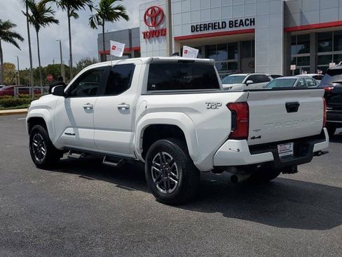 Used 2025 Toyota Tacoma TRD Sport image 4